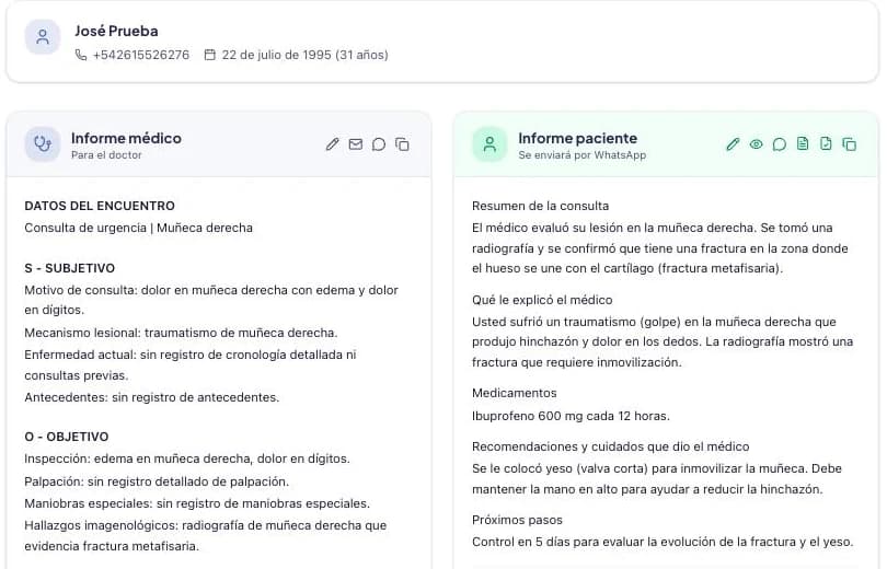 Los dos informes generados lado a lado: el informe médico con estructura SOAP a la izquierda y el informe para el paciente en lenguaje claro a la derecha.