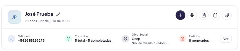 Tarjeta del paciente con la fila de íconos: nueva consulta, dictar pedidos, certificado, plantillas y estudios.