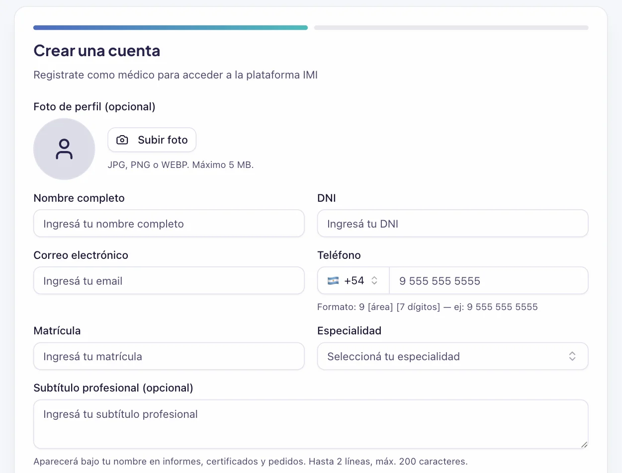 Formulario de registro de IMI Health con los campos de foto de perfil, nombre completo, DNI, correo, teléfono, matrícula, especialidad y subtítulo profesional.